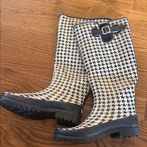 Sperry Black and White Houndstooth Rain Boots